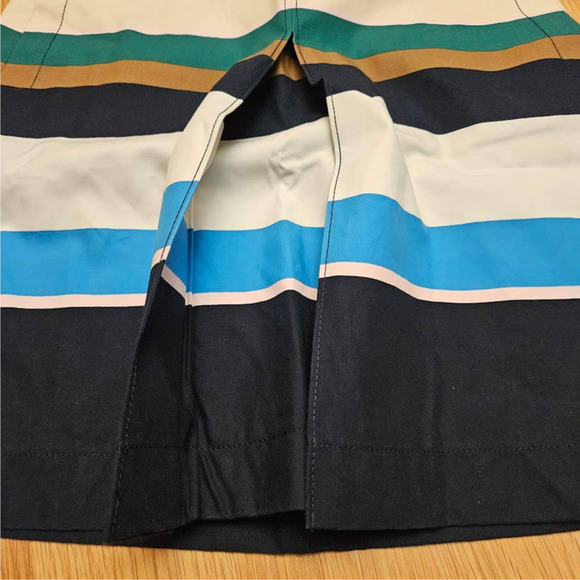 Tommy Hilfiger A-Line Women's Size 2 Striped‎ Skirt Pockets & Pleated Frontside - Picture 7 of 7
